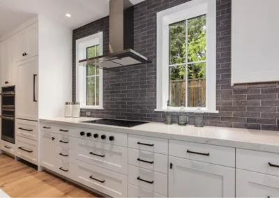 013_Expansive Counter Space